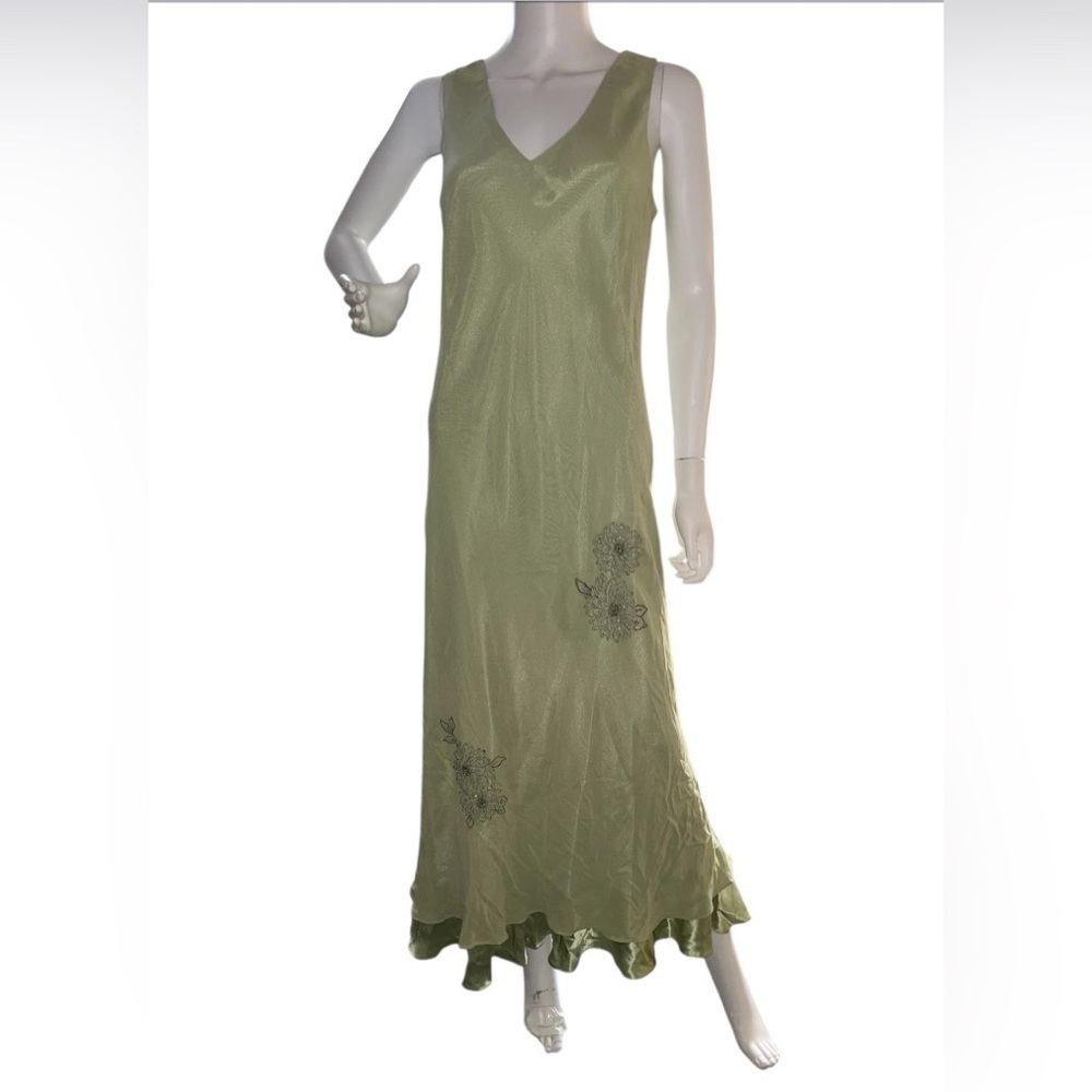 Donna Ricco
100% Silk Donna Ricco  Green Maxi Dress with Floral Embroidery sz 10